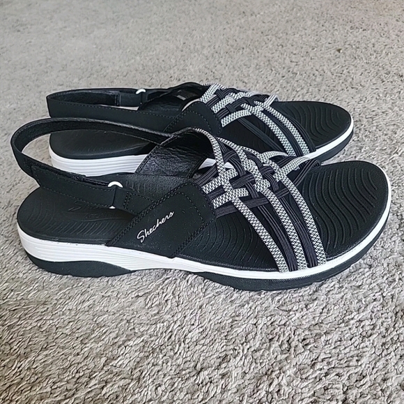 Skechers Reggae Arch Fit Sandals Womens 11 Black White Stretch Casual Strappy - Picture 1 of 15